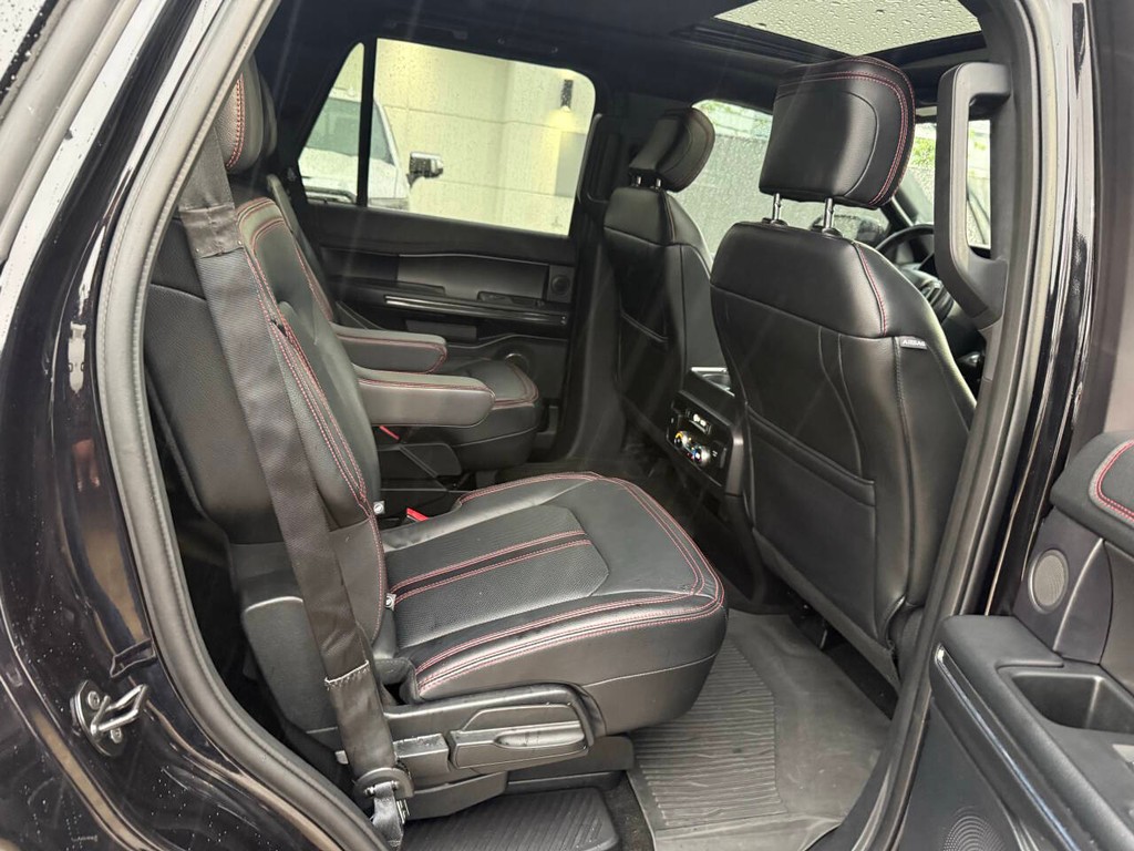 Ford Expedition Vehicle Full-screen Gallery Image 16