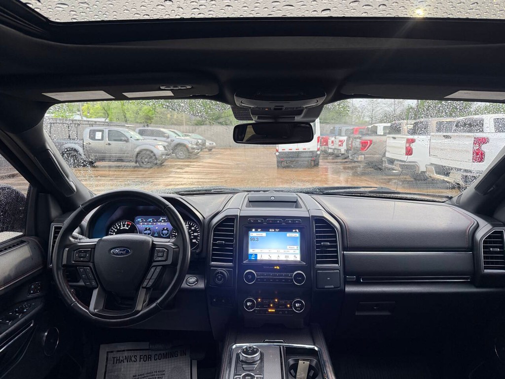 Ford Expedition Vehicle Full-screen Gallery Image 18
