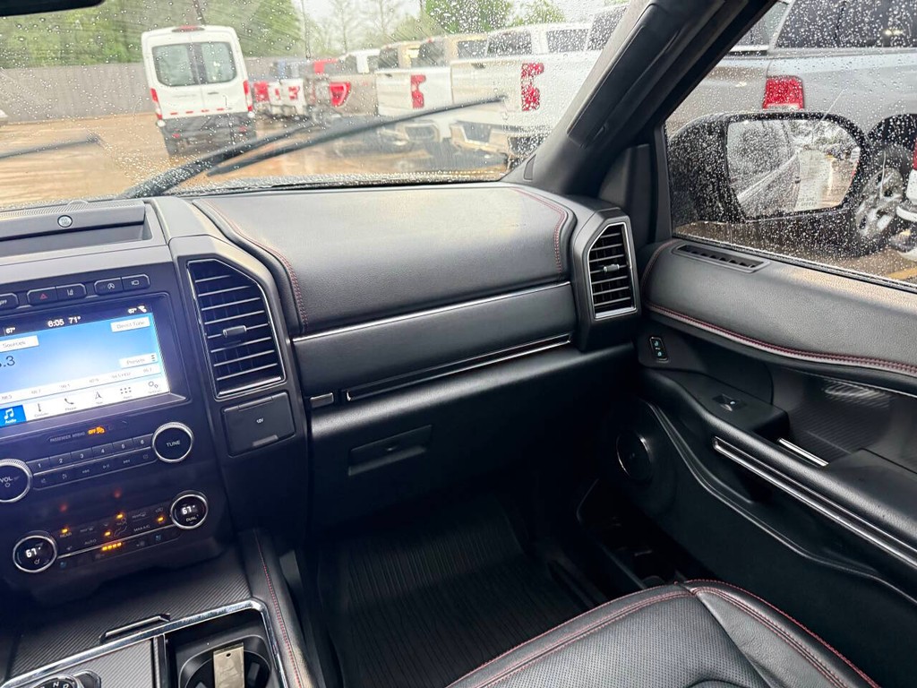 Ford Expedition Vehicle Full-screen Gallery Image 21