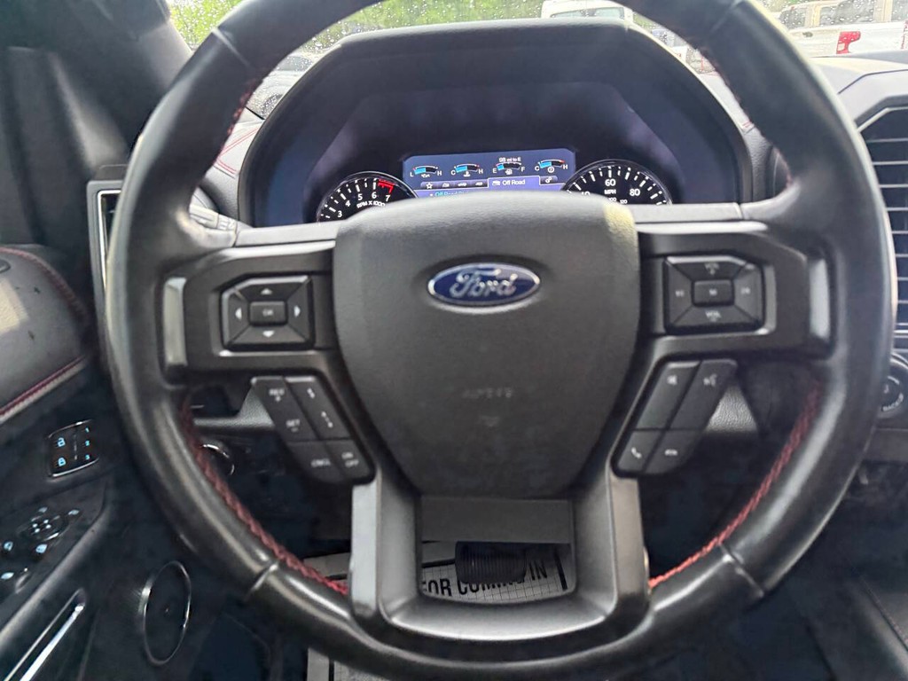 Ford Expedition Vehicle Full-screen Gallery Image 24