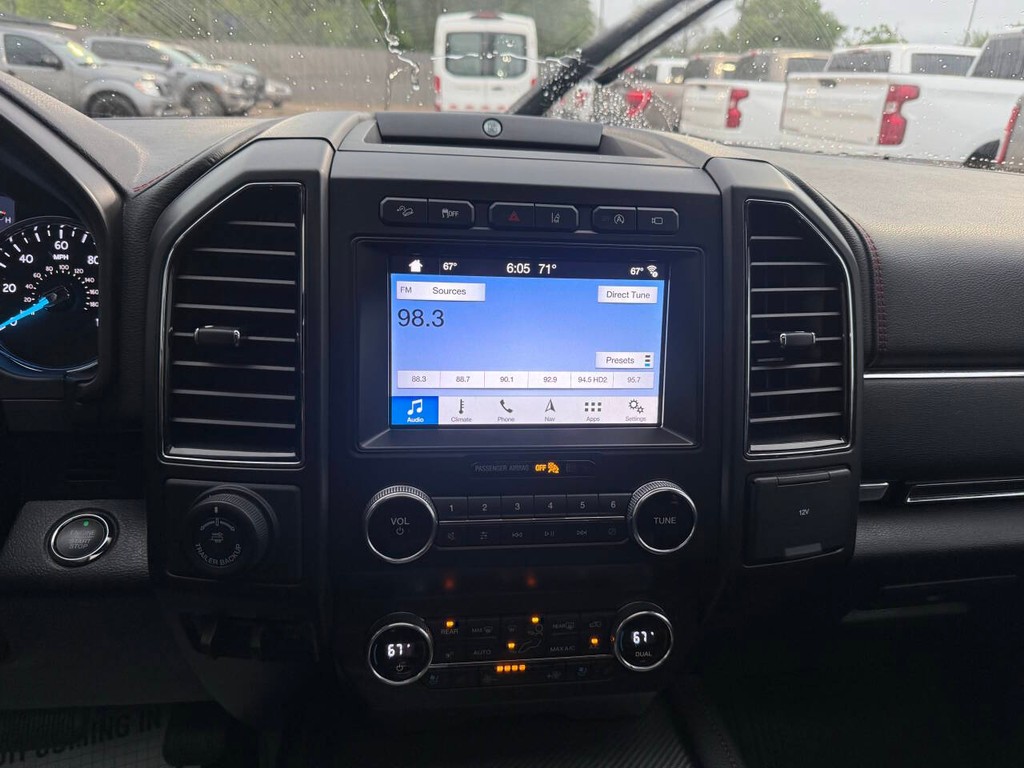 Ford Expedition Vehicle Full-screen Gallery Image 25