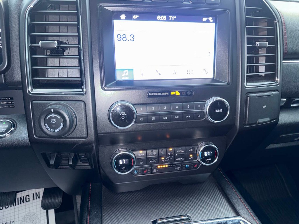 Ford Expedition Vehicle Full-screen Gallery Image 29