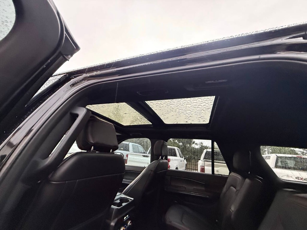 Ford Expedition Vehicle Full-screen Gallery Image 34