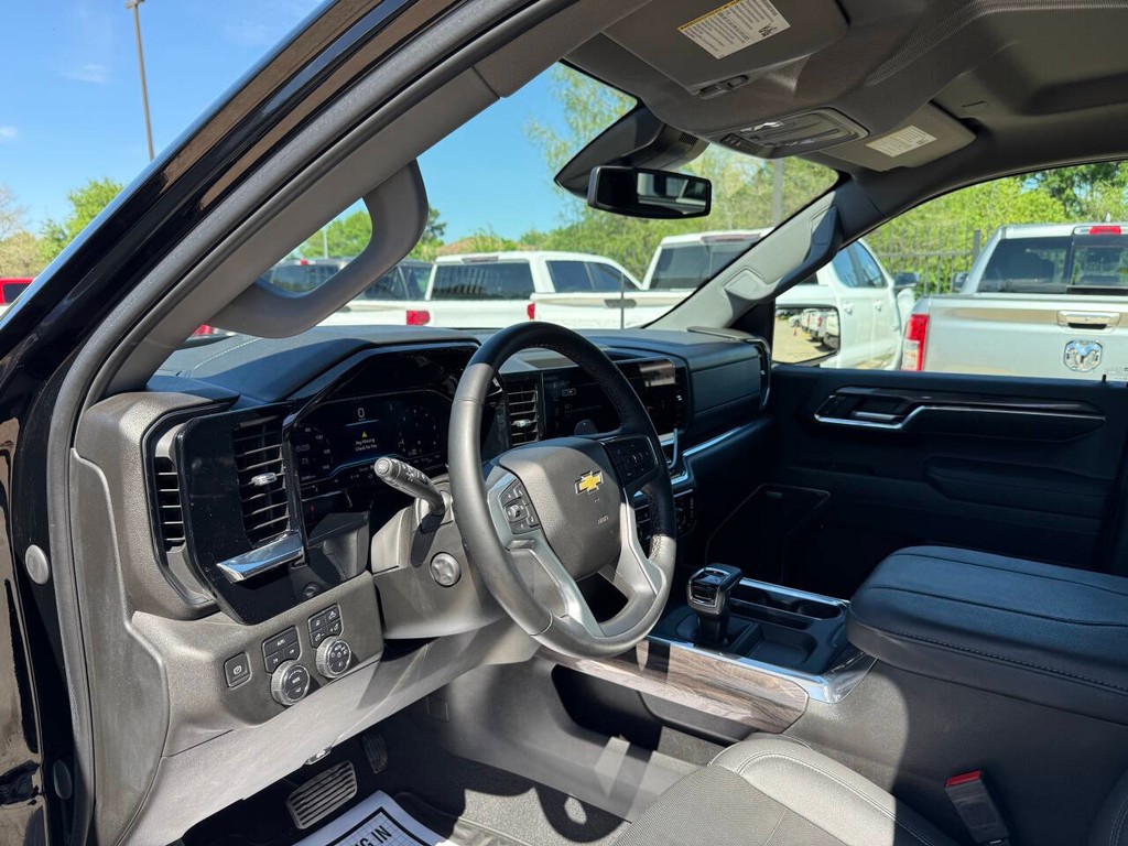 Chevrolet Silverado 1500 Vehicle Full-screen Gallery Image 06