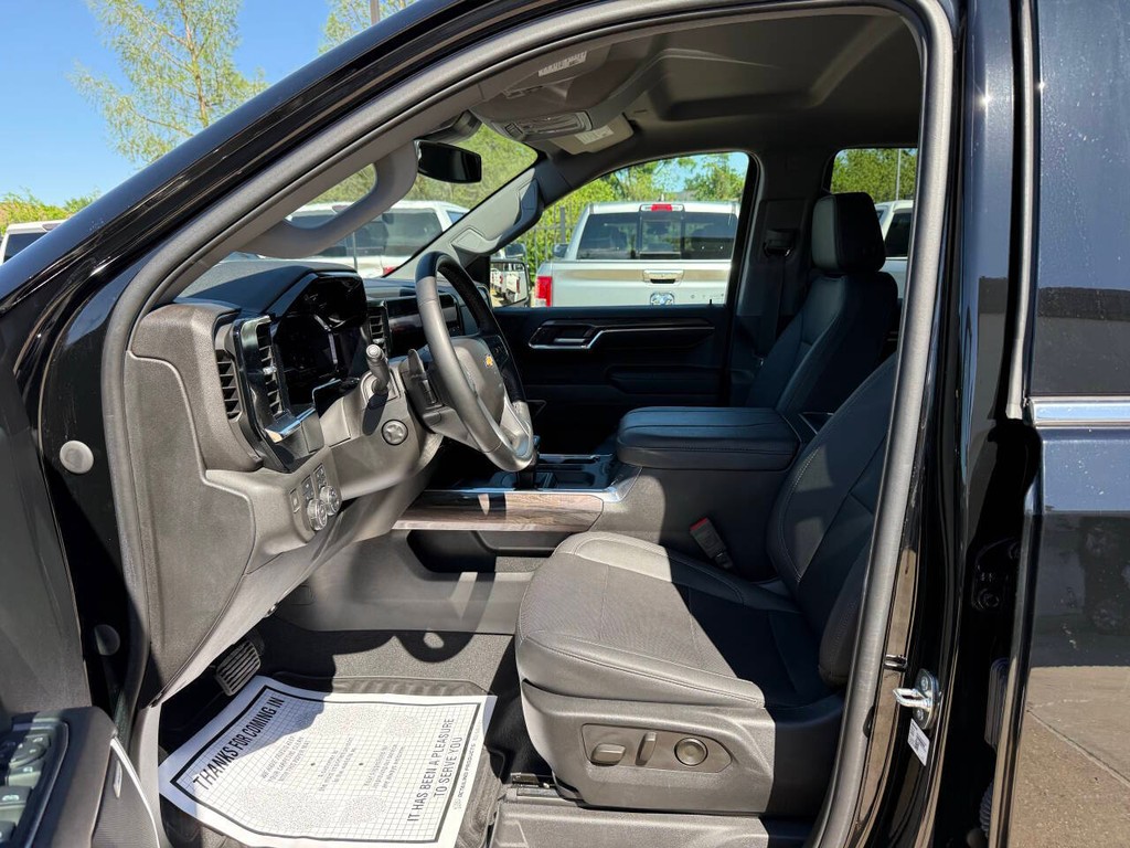 Chevrolet Silverado 1500 Vehicle Full-screen Gallery Image 07