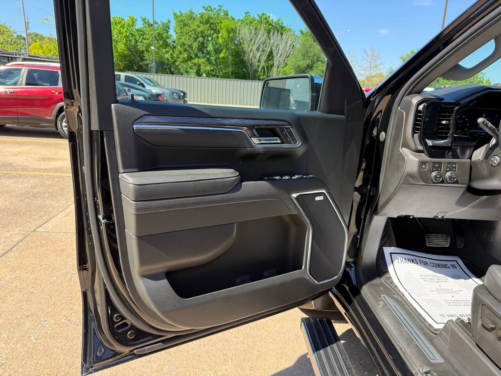 Chevrolet Silverado 1500 Vehicle Full-screen Gallery Image 08