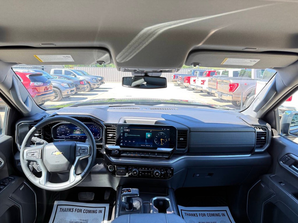 Chevrolet Silverado 1500 Vehicle Full-screen Gallery Image 17