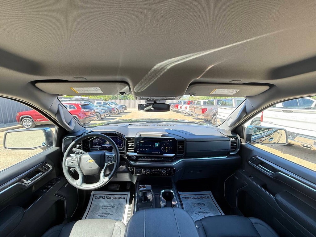 Chevrolet Silverado 1500 Vehicle Full-screen Gallery Image 18