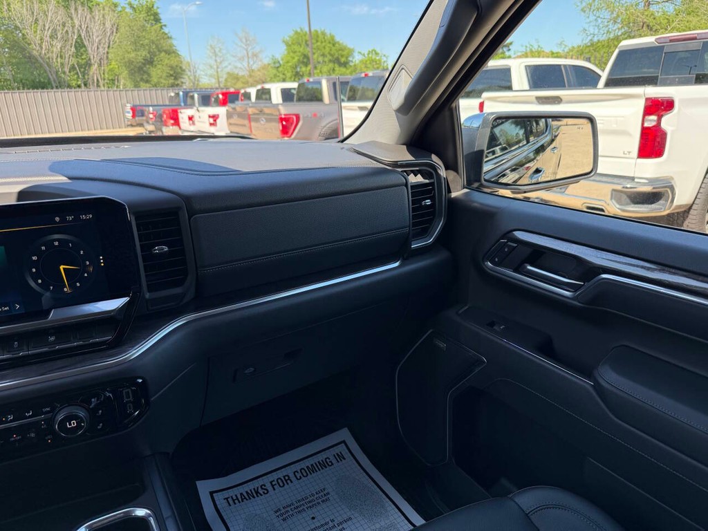 Chevrolet Silverado 1500 Vehicle Full-screen Gallery Image 20