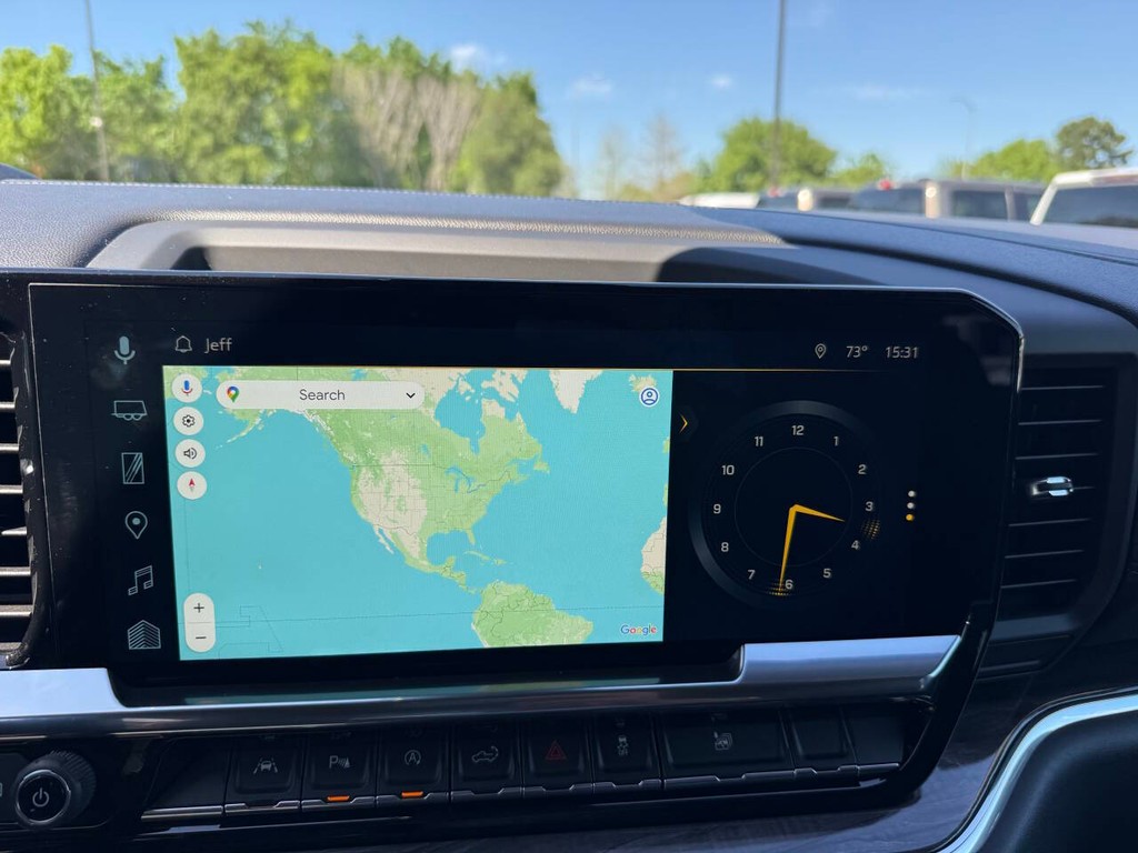 Chevrolet Silverado 1500 Vehicle Full-screen Gallery Image 26