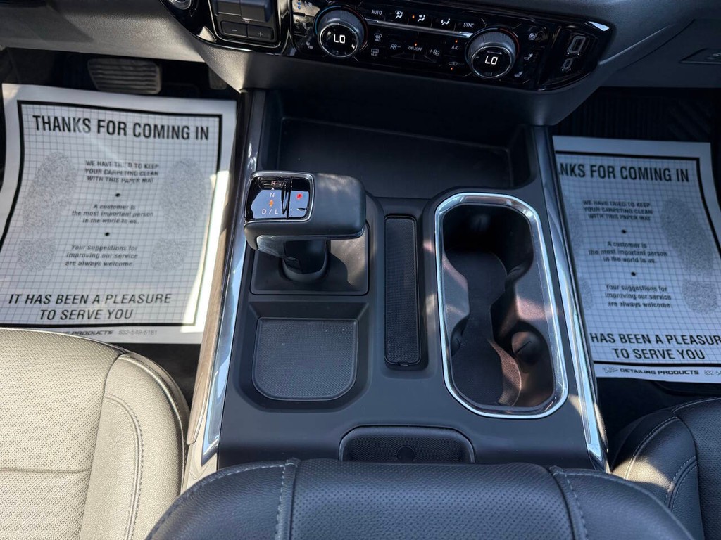 Chevrolet Silverado 1500 Vehicle Full-screen Gallery Image 29