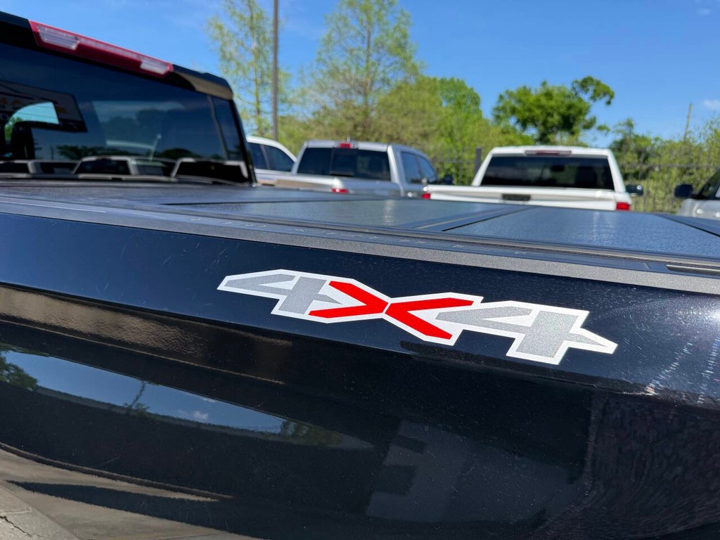 Chevrolet Silverado 1500 Vehicle Full-screen Gallery Image 35