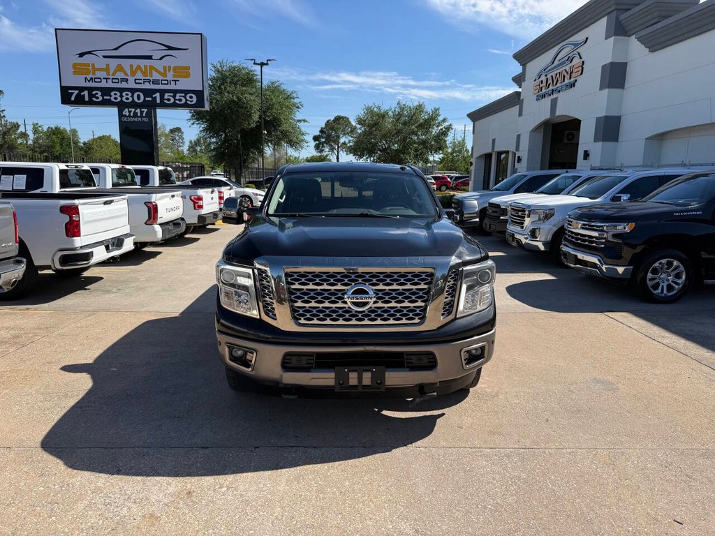 Nissan Titan XD Vehicle Full-screen Gallery Image 40