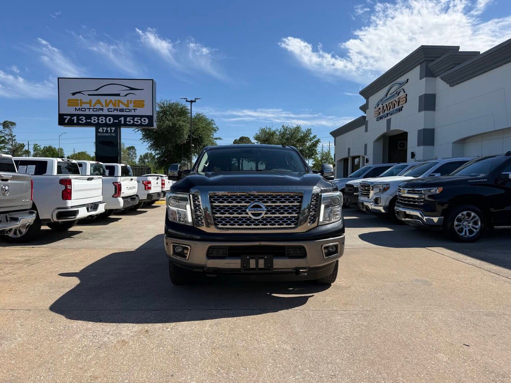 Nissan Titan XD Vehicle Full-screen Gallery Image 41