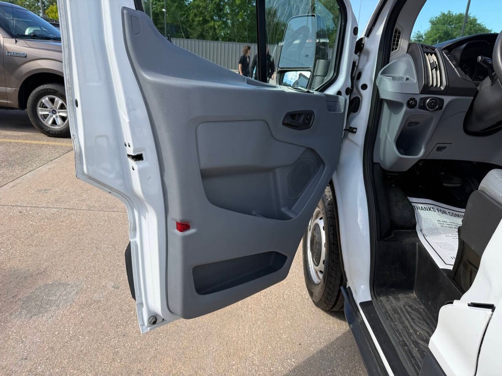 Ford Transit Van Vehicle Full-screen Gallery Image 08