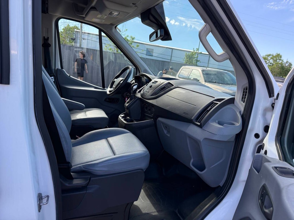 Ford Transit Van Vehicle Full-screen Gallery Image 10