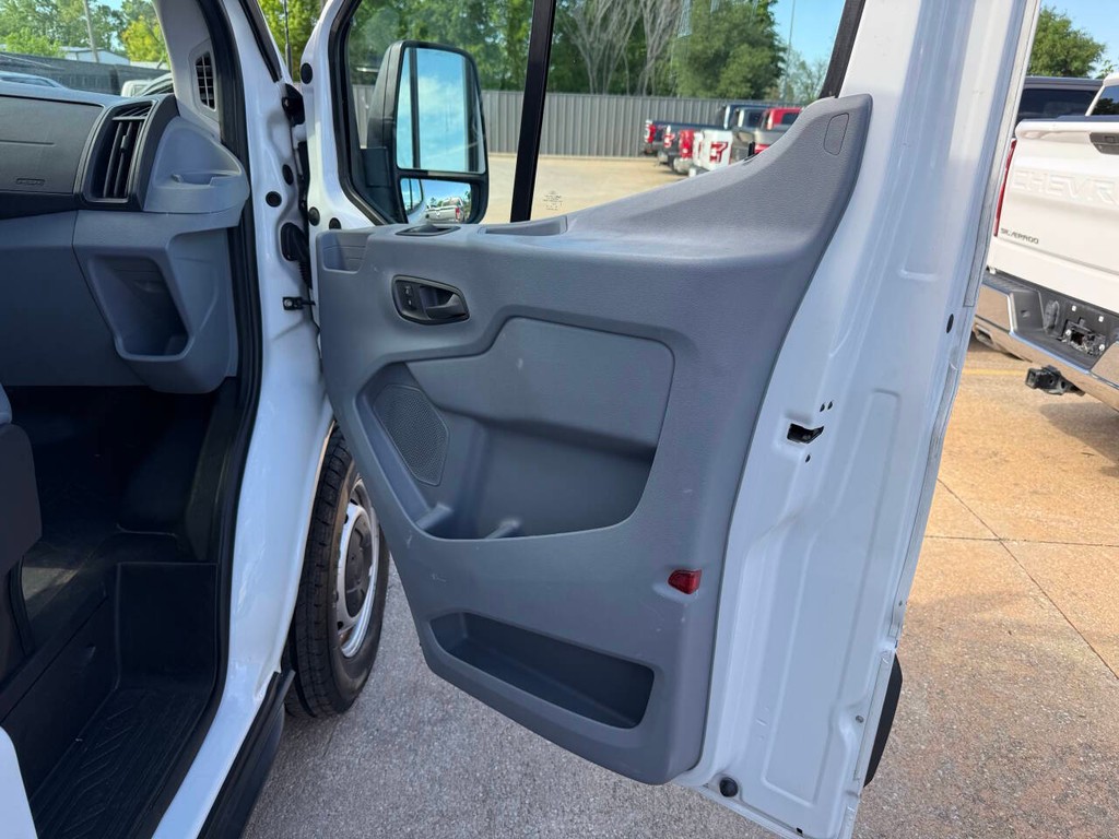 Ford Transit Van Vehicle Full-screen Gallery Image 11