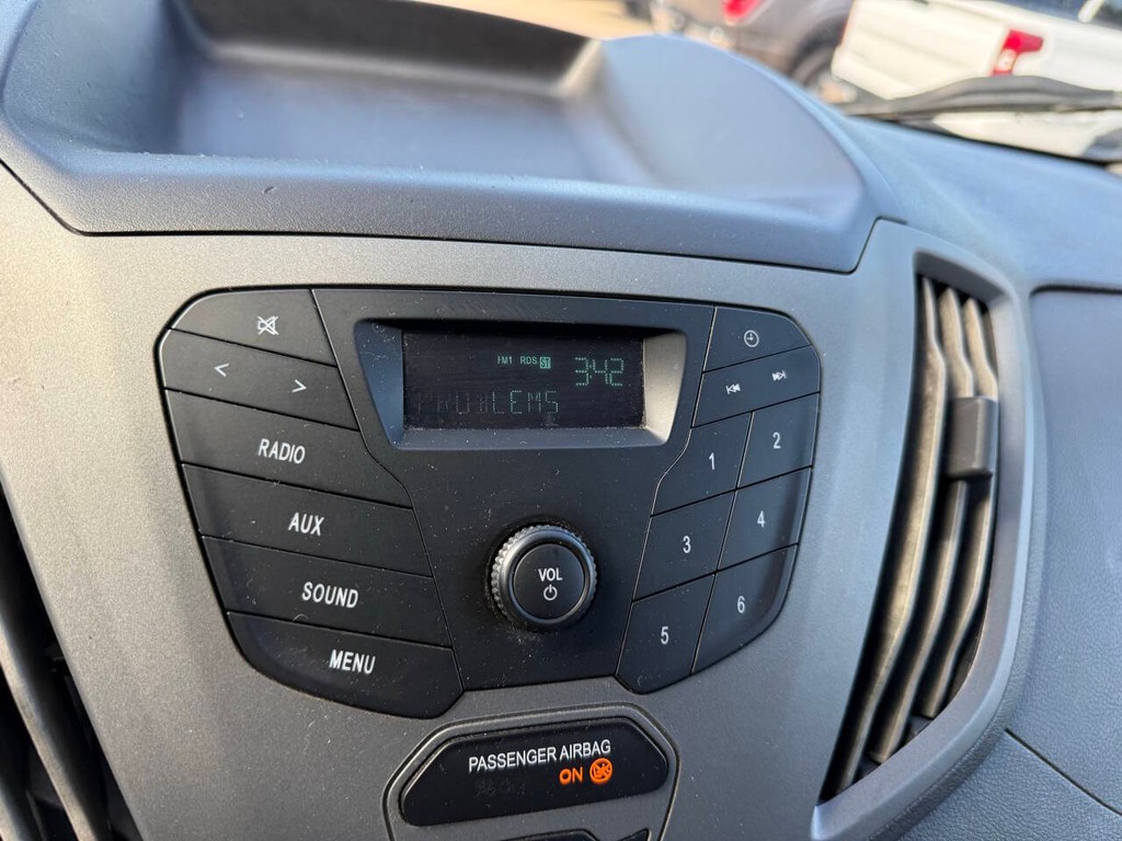 Ford Transit Van Vehicle Full-screen Gallery Image 20