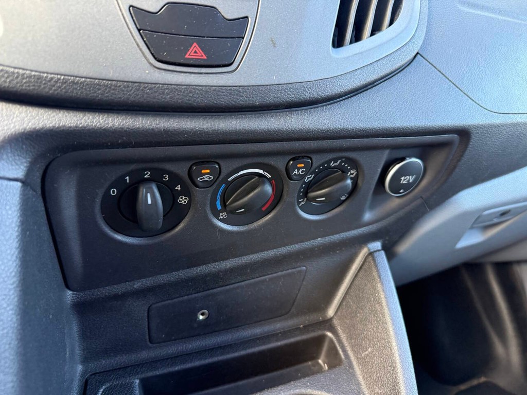 Ford Transit Van Vehicle Full-screen Gallery Image 24