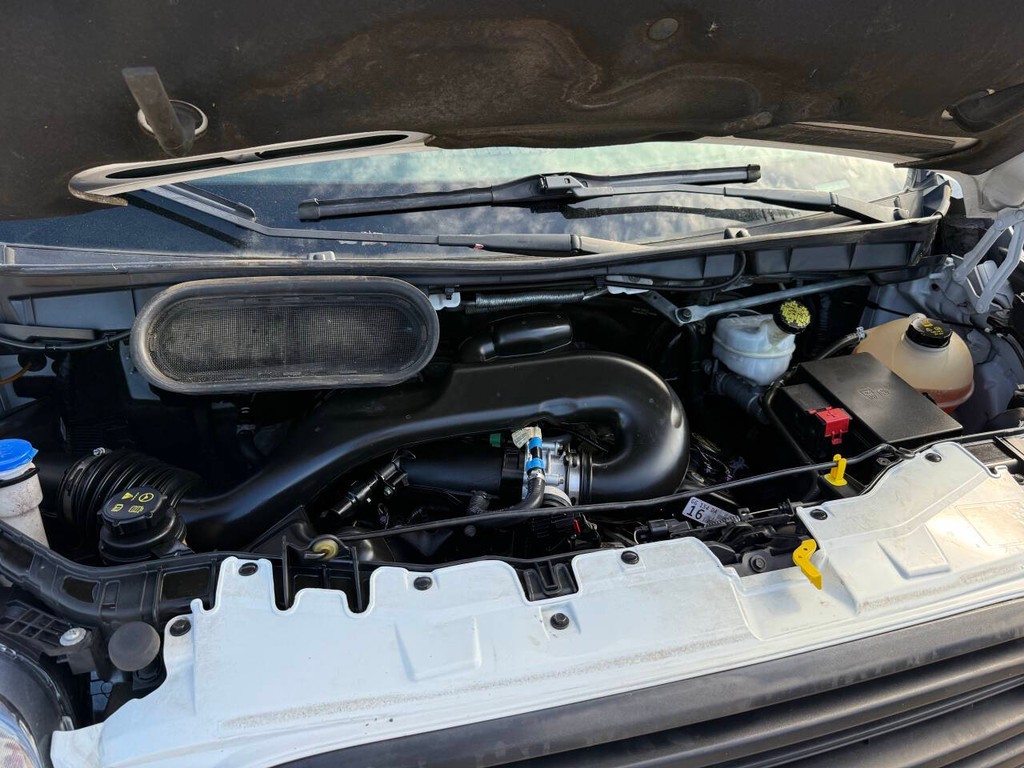 Ford Transit Van Vehicle Full-screen Gallery Image 29