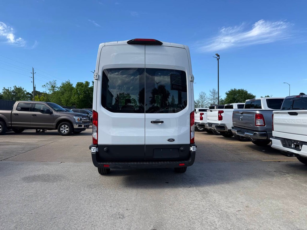 Ford Transit Van Vehicle Full-screen Gallery Image 34