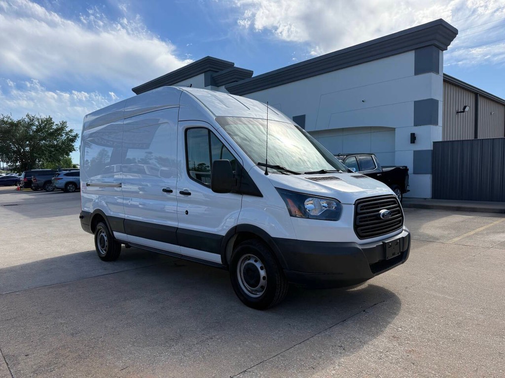 Ford Transit Van Vehicle Full-screen Gallery Image 38