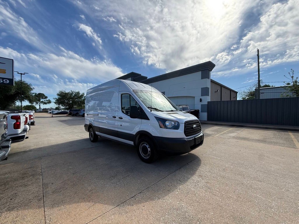 Ford Transit Van Vehicle Full-screen Gallery Image 40