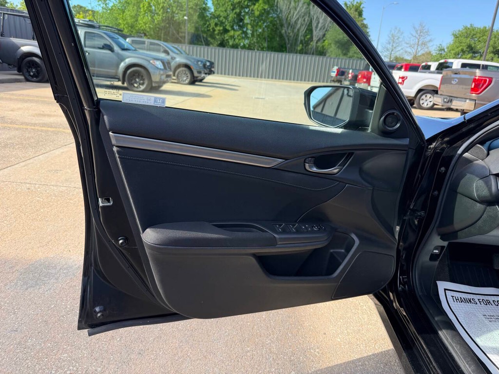 Honda Civic Hatchback Vehicle Full-screen Gallery Image 08