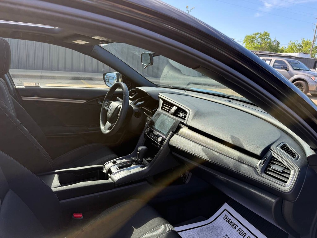 Honda Civic Hatchback Vehicle Full-screen Gallery Image 09