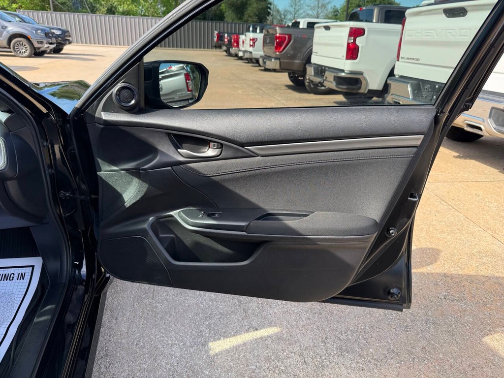 Honda Civic Hatchback Vehicle Full-screen Gallery Image 11