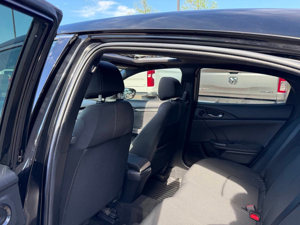 Honda Civic Hatchback Vehicle Full-screen Gallery Image 12