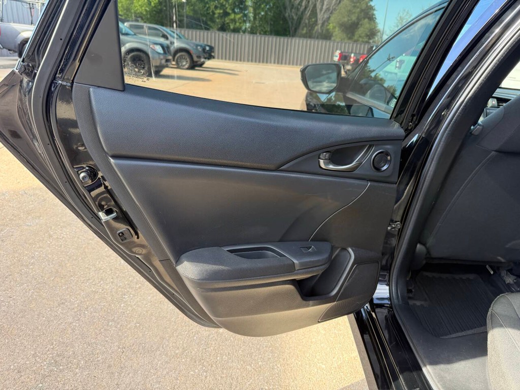 Honda Civic Hatchback Vehicle Full-screen Gallery Image 14