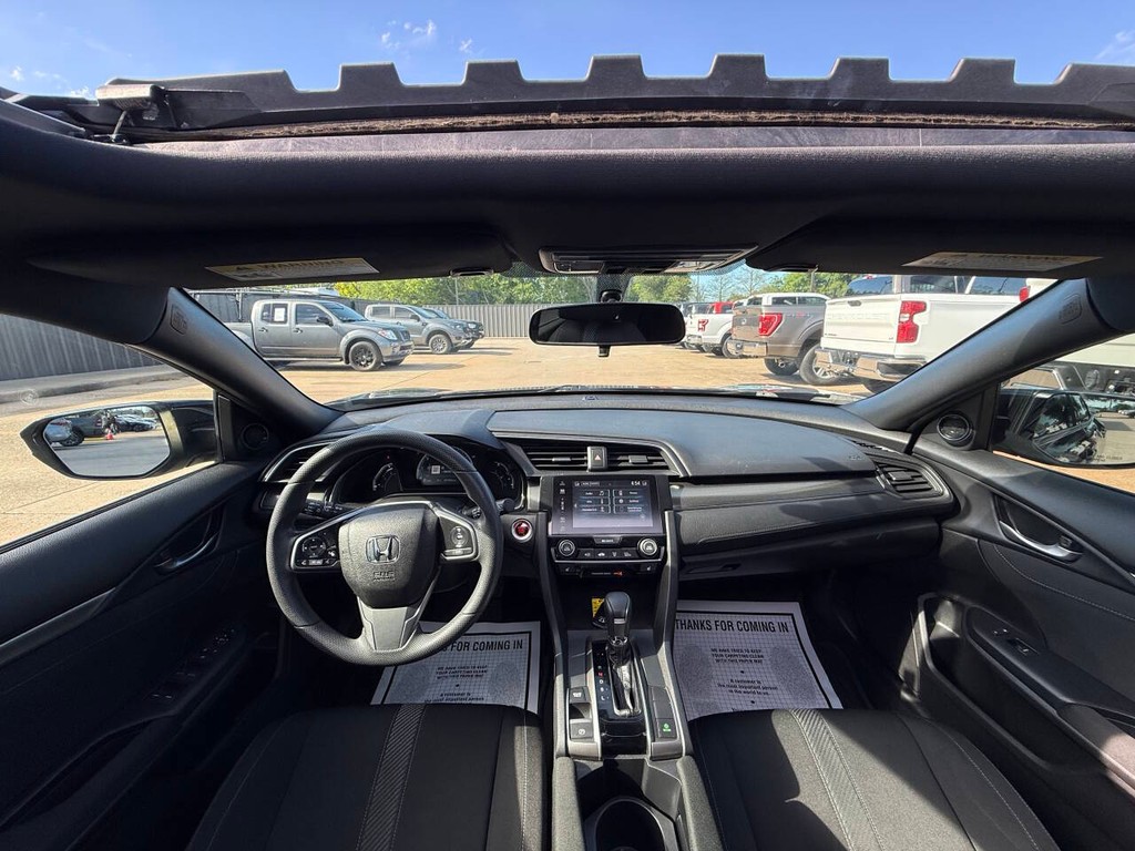 Honda Civic Hatchback Vehicle Full-screen Gallery Image 18