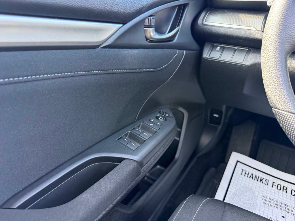 Honda Civic Hatchback Vehicle Full-screen Gallery Image 31