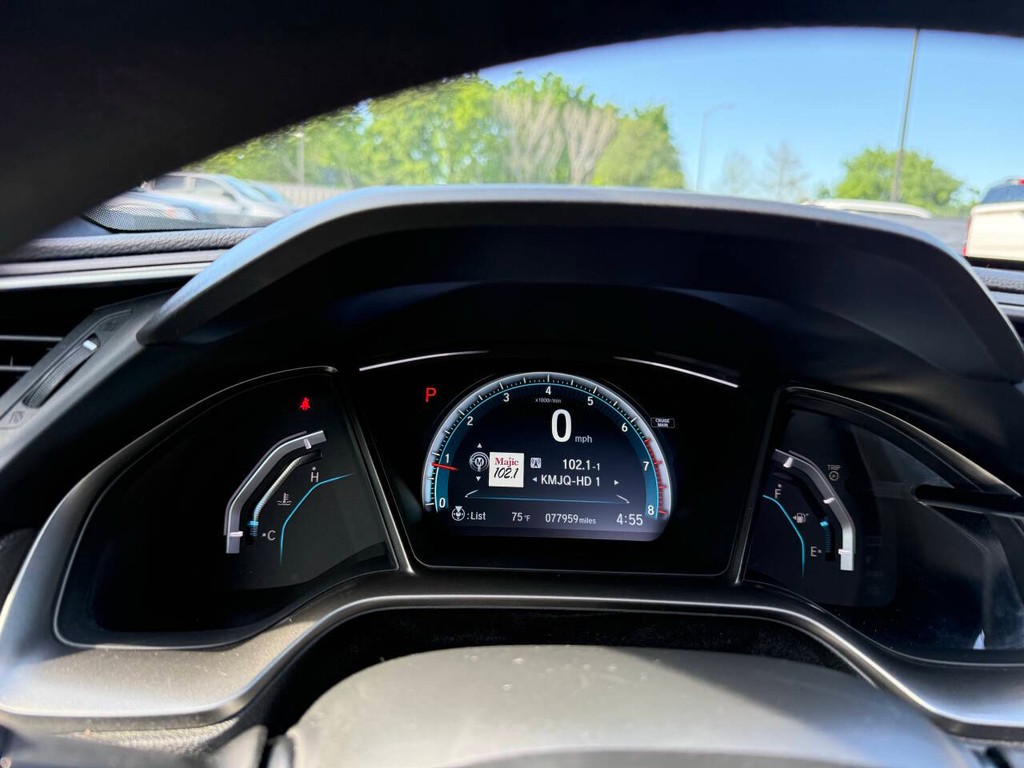 Honda Civic Hatchback Vehicle Full-screen Gallery Image 32