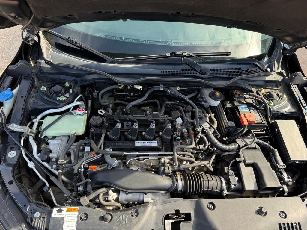 Honda Civic Hatchback Vehicle Full-screen Gallery Image 35