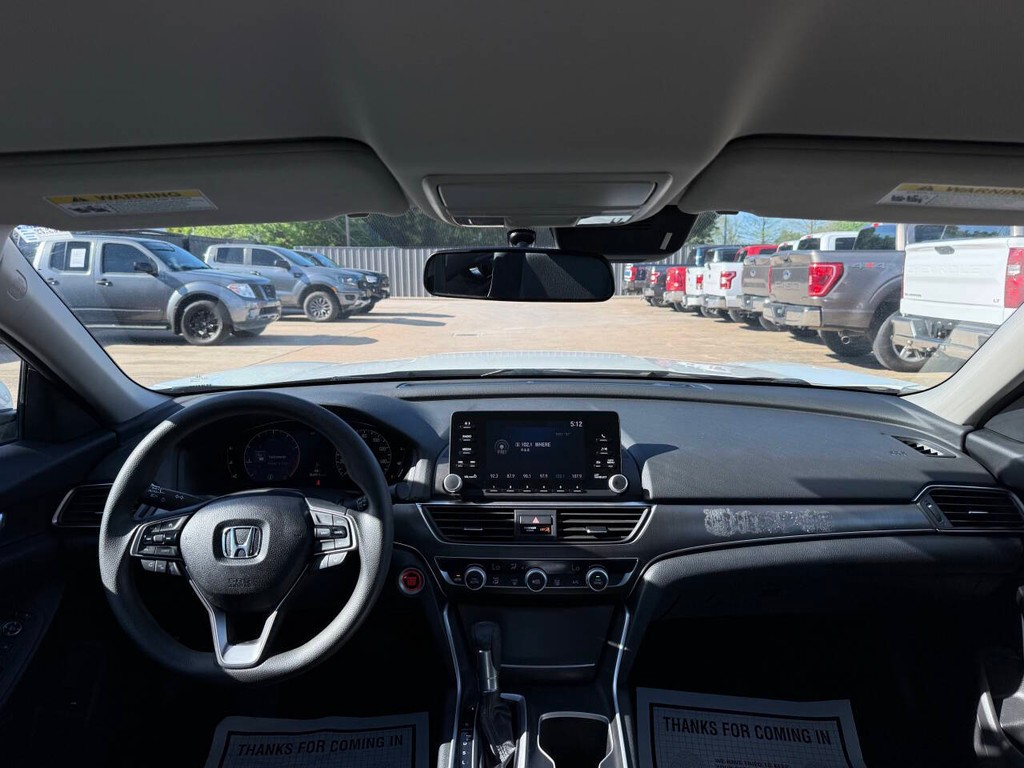 Honda Accord Sedan Vehicle Full-screen Gallery Image 17