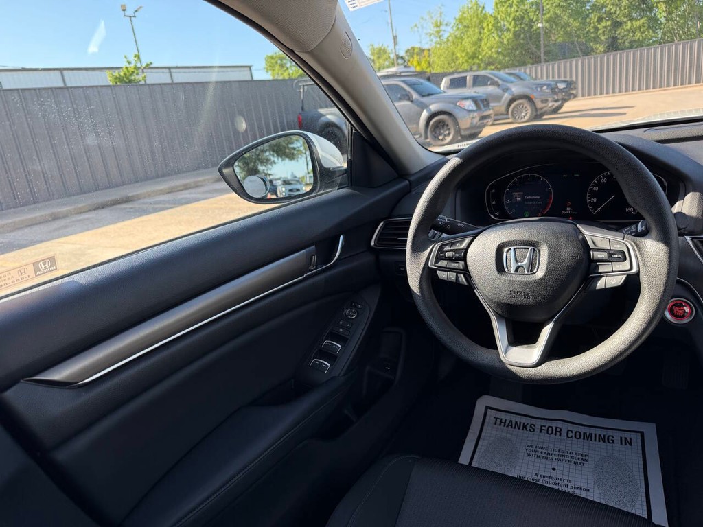 Honda Accord Sedan Vehicle Full-screen Gallery Image 19