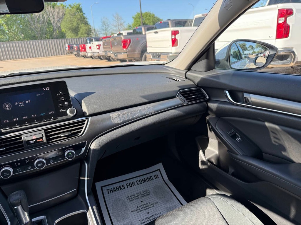 Honda Accord Sedan Vehicle Full-screen Gallery Image 20