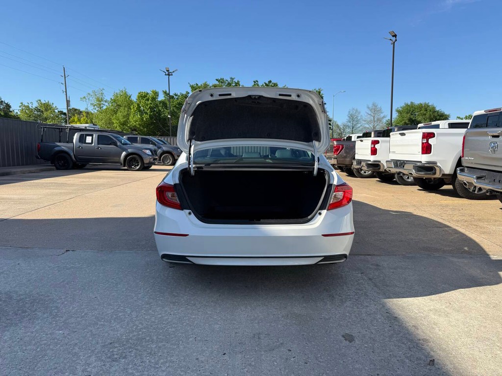 Honda Accord Sedan Vehicle Full-screen Gallery Image 35