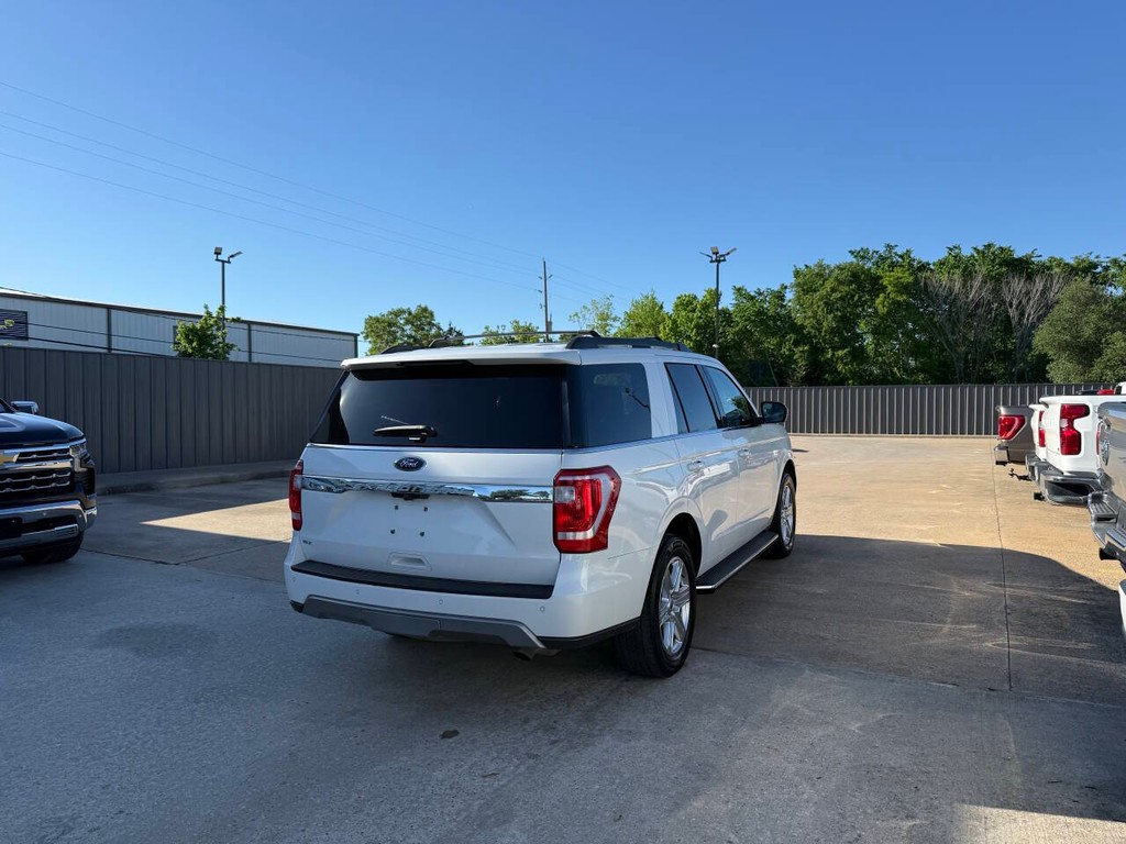 Ford Expedition Vehicle Full-screen Gallery Image 05