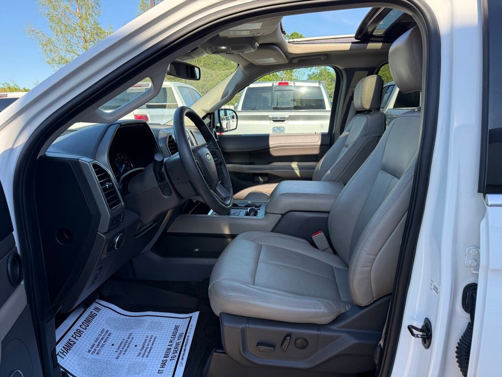 Ford Expedition Vehicle Full-screen Gallery Image 07