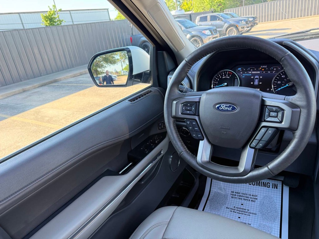 Ford Expedition Vehicle Full-screen Gallery Image 21