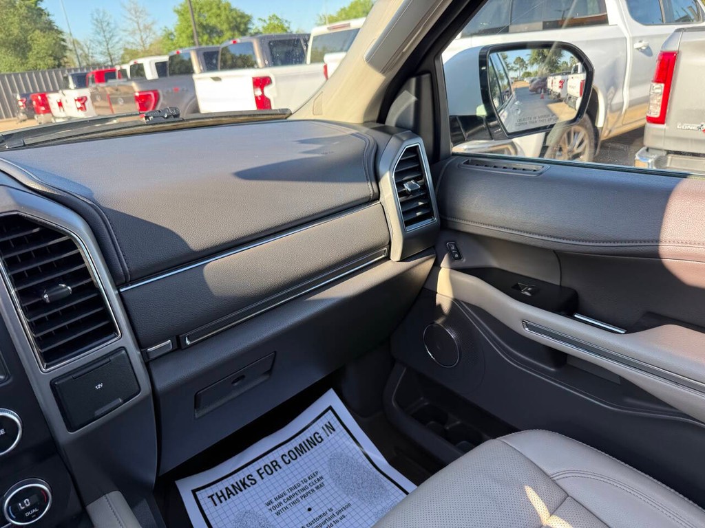 Ford Expedition Vehicle Full-screen Gallery Image 22