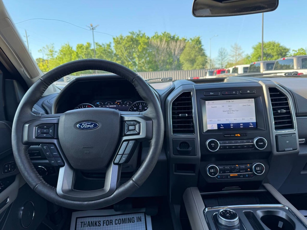 Ford Expedition Vehicle Full-screen Gallery Image 23