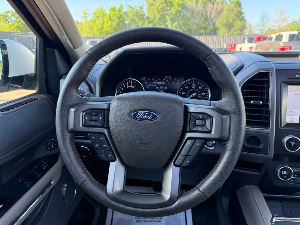 Ford Expedition Vehicle Full-screen Gallery Image 24