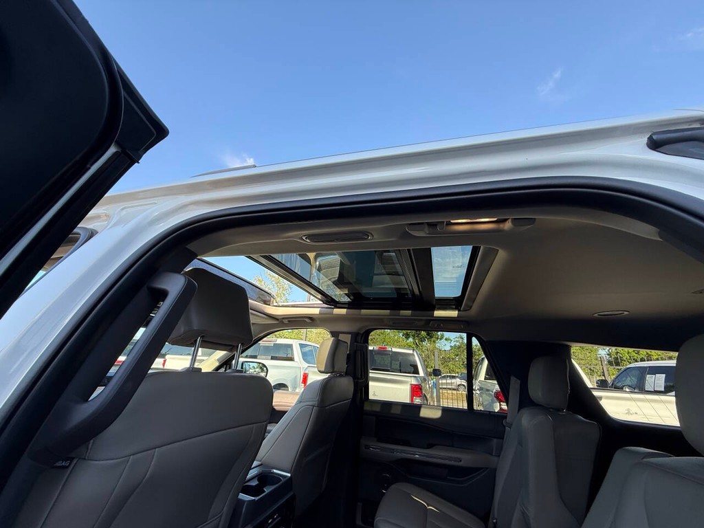 Ford Expedition Vehicle Full-screen Gallery Image 34