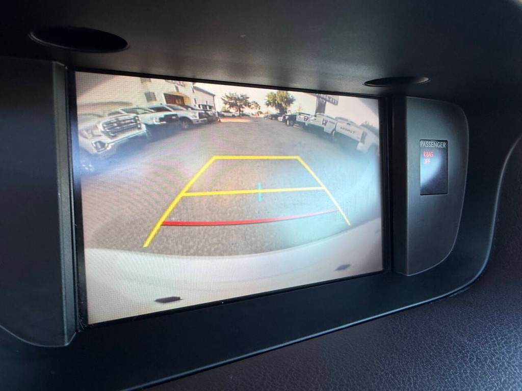 Lexus ES Vehicle Full-screen Gallery Image 26