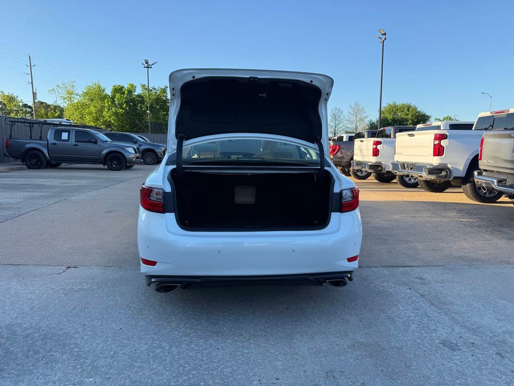 Lexus ES Vehicle Full-screen Gallery Image 37