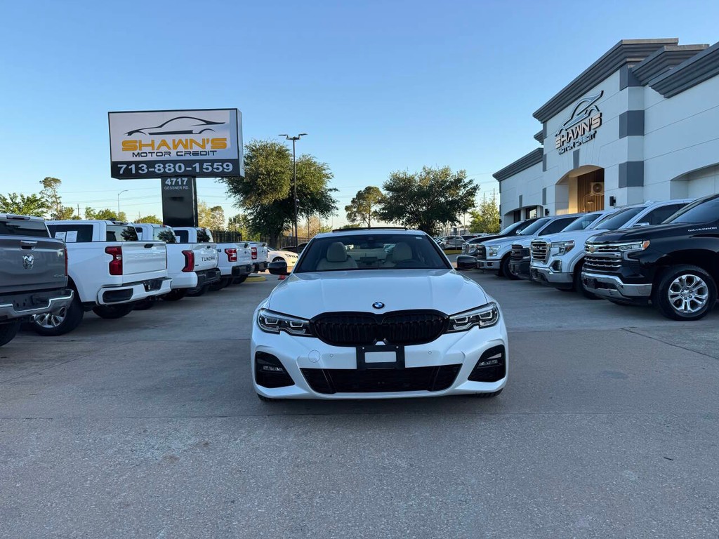 BMW 3 Series Vehicle Full-screen Gallery Image 43